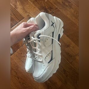 Aetrex Mens v854 Sneakers, size 10 wide US mens like new, never worn outside